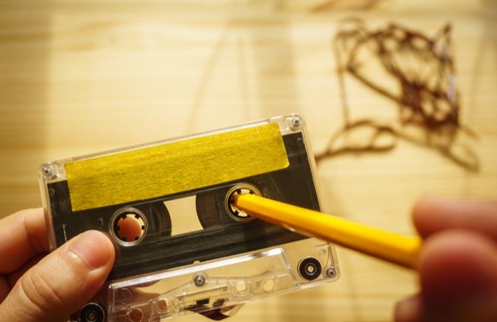 how to manual rewind a cassette player